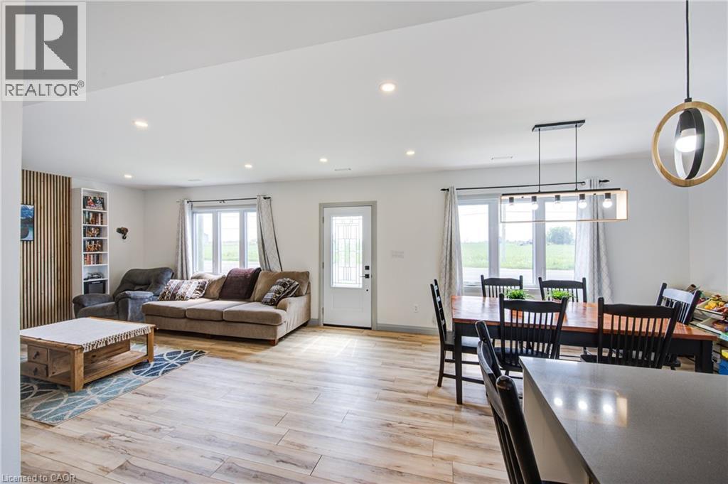 140 WINSTANLEY Street - 6