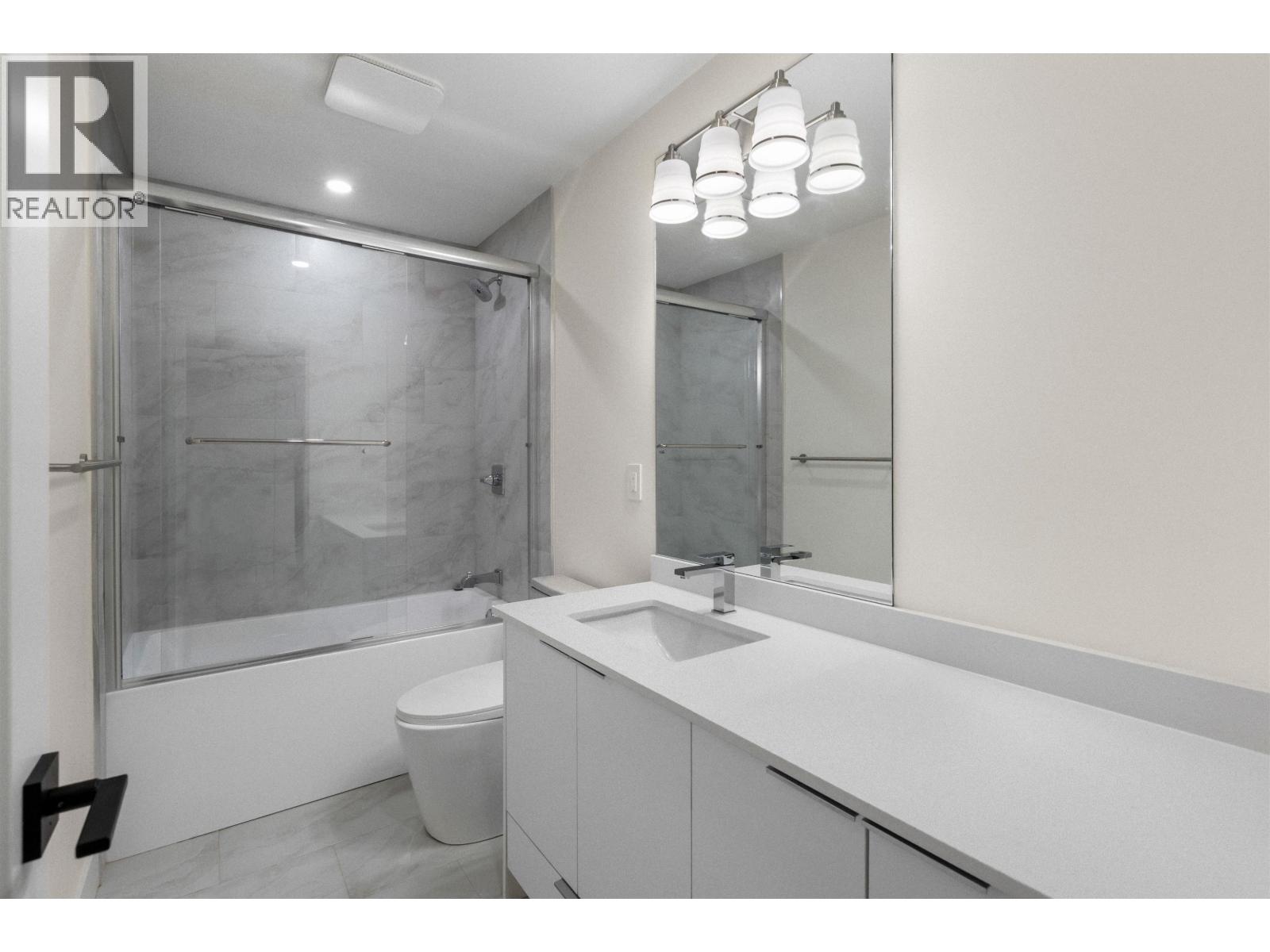 2 6070 ELGIN AVENUE, Burnaby