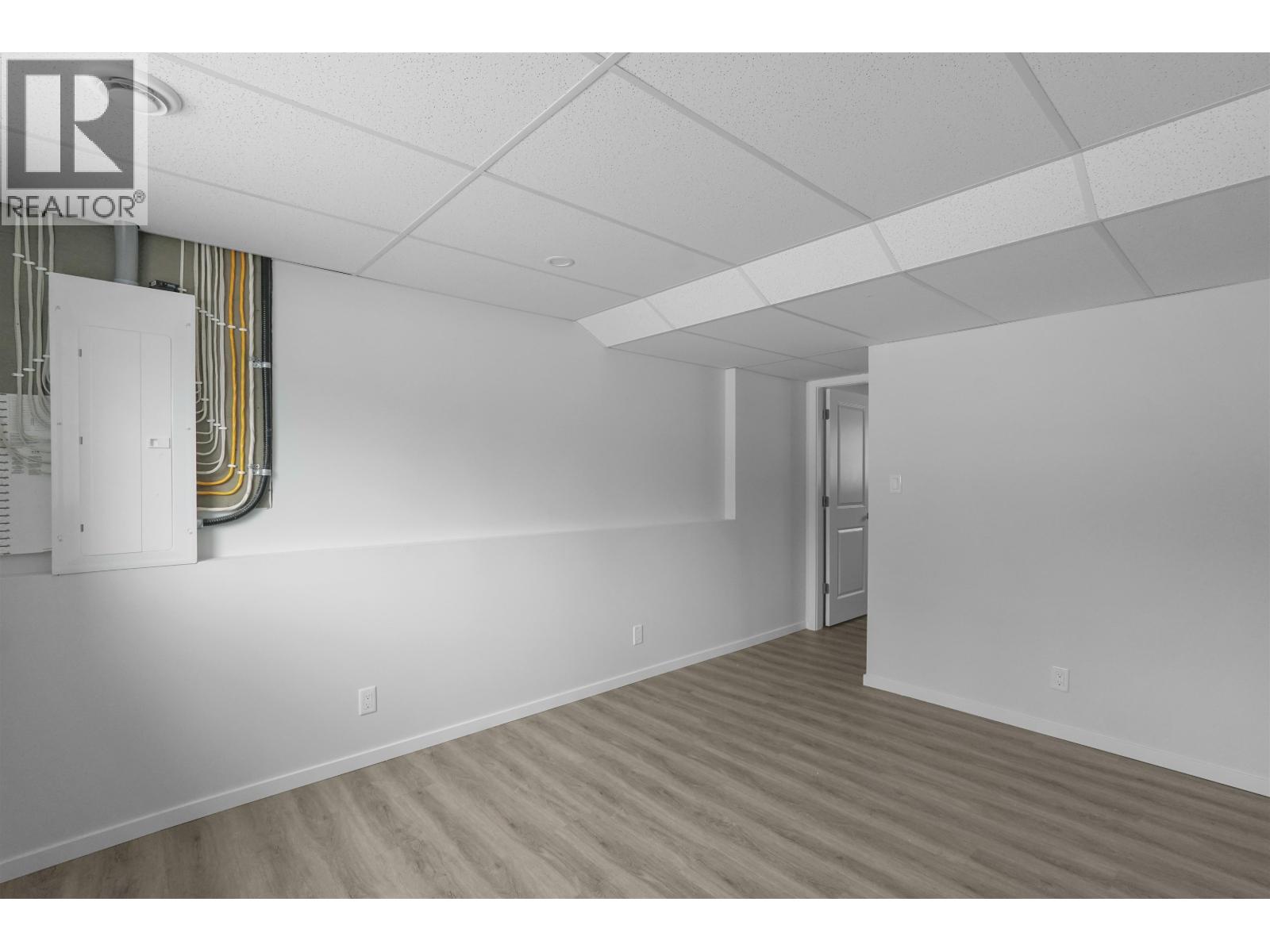 15 GANNET CRESCENT - 16