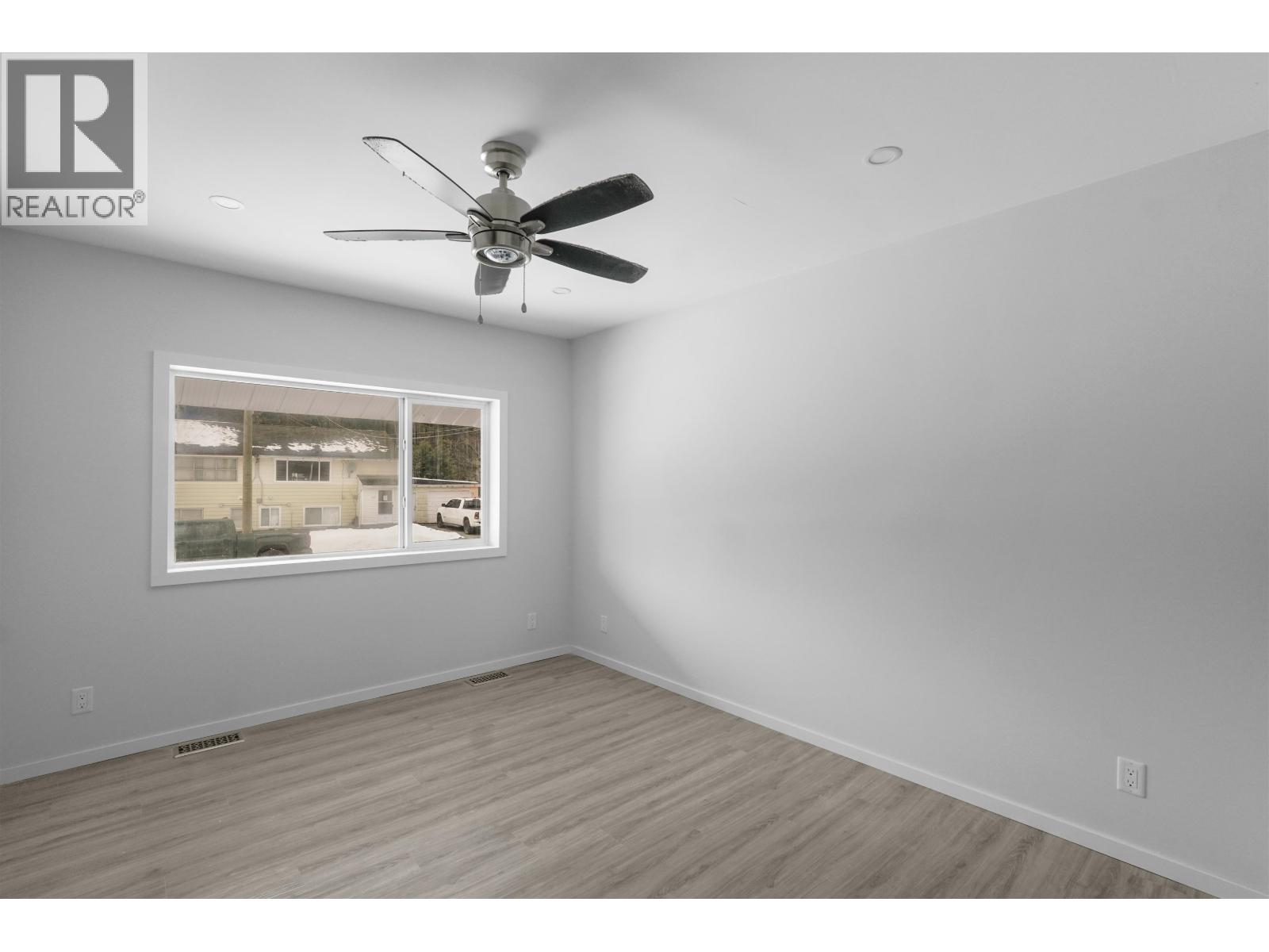 15 GANNET CRESCENT - 11