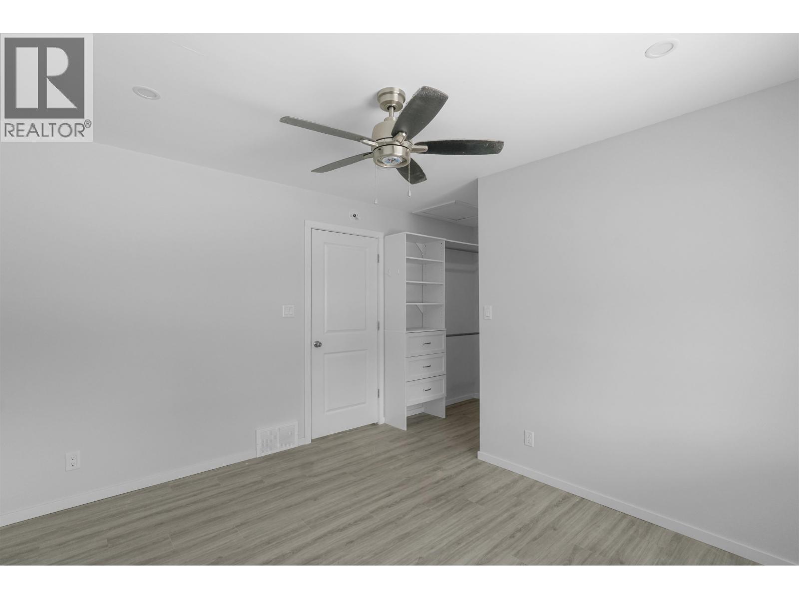 15 GANNET CRESCENT - 13