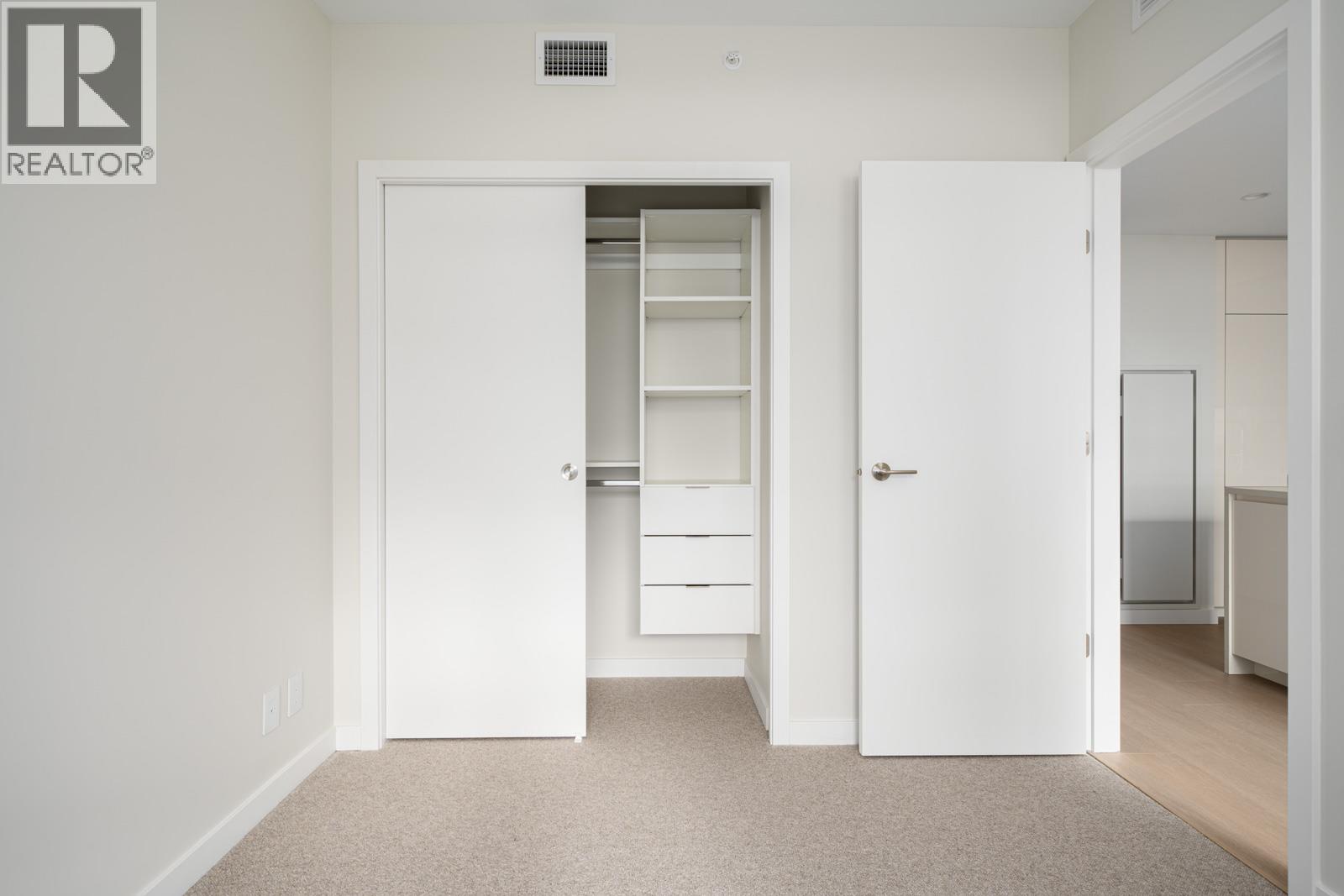 3201 4168 LOUGHEED HIGHWAY, Burnaby