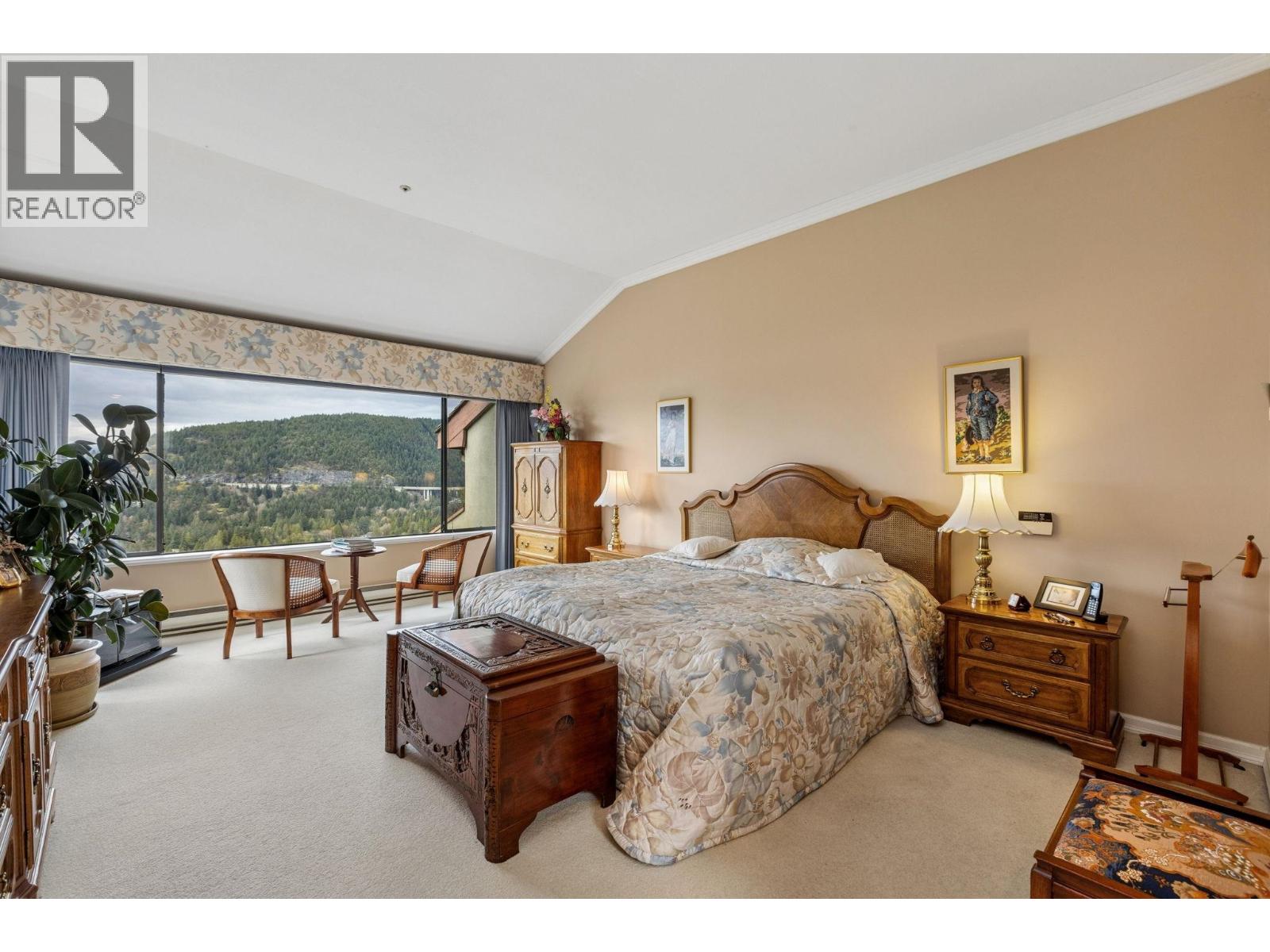 5180 MEADFEILD ROAD, West Vancouver