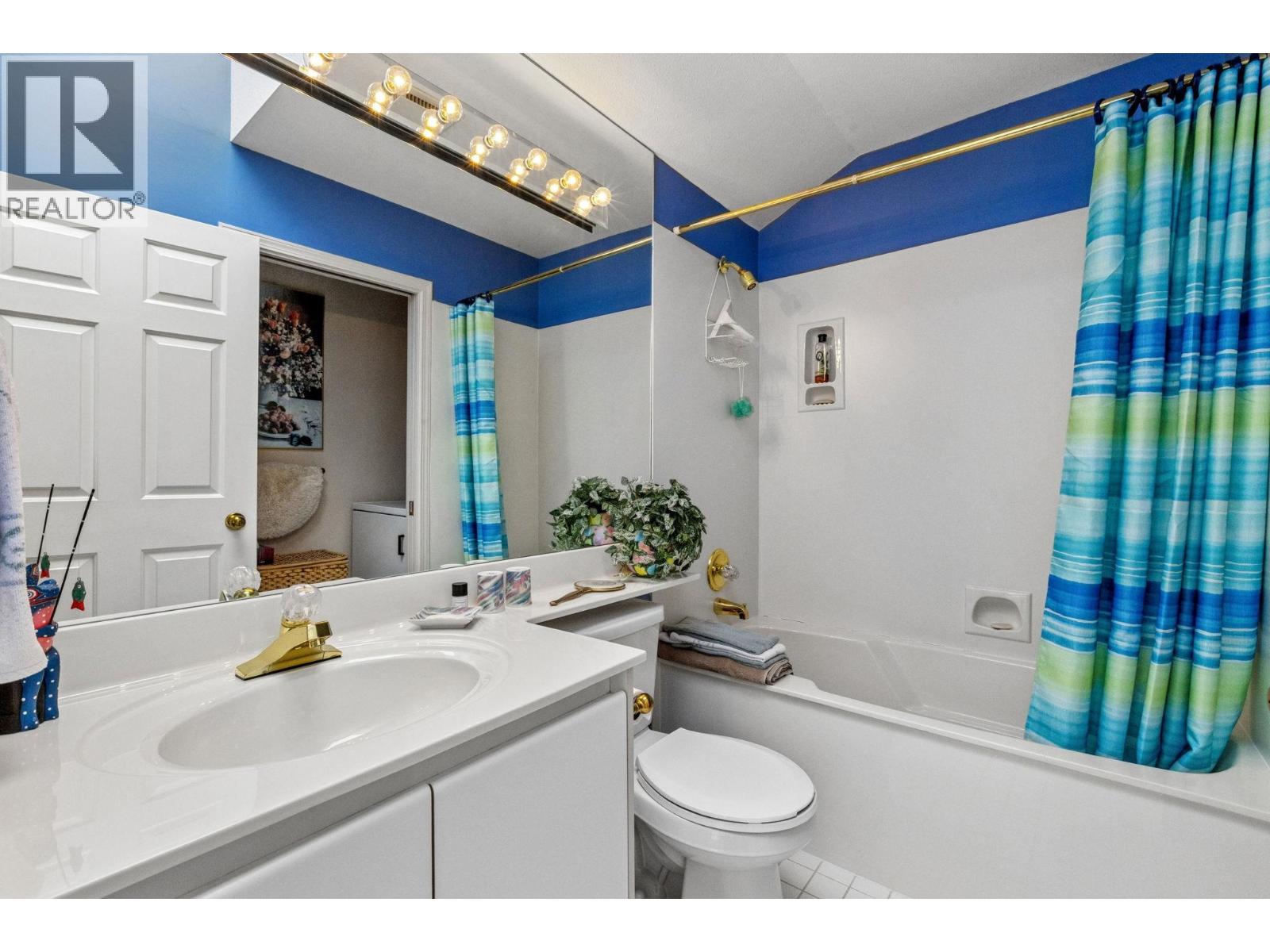 5180 MEADFEILD ROAD, West Vancouver