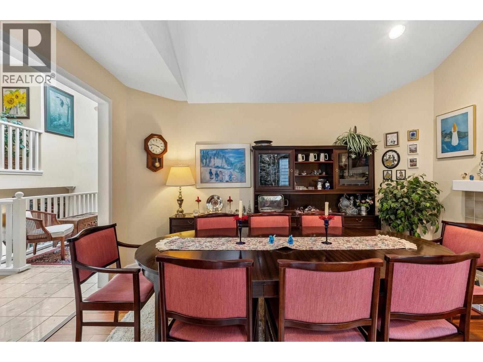 5180 MEADFEILD ROAD, West Vancouver