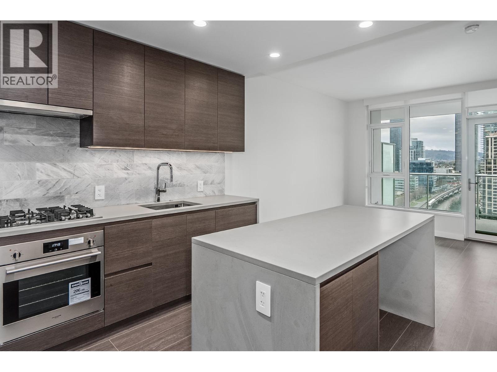 2009 4168 LOUGHEED HIGHWAY, Burnaby