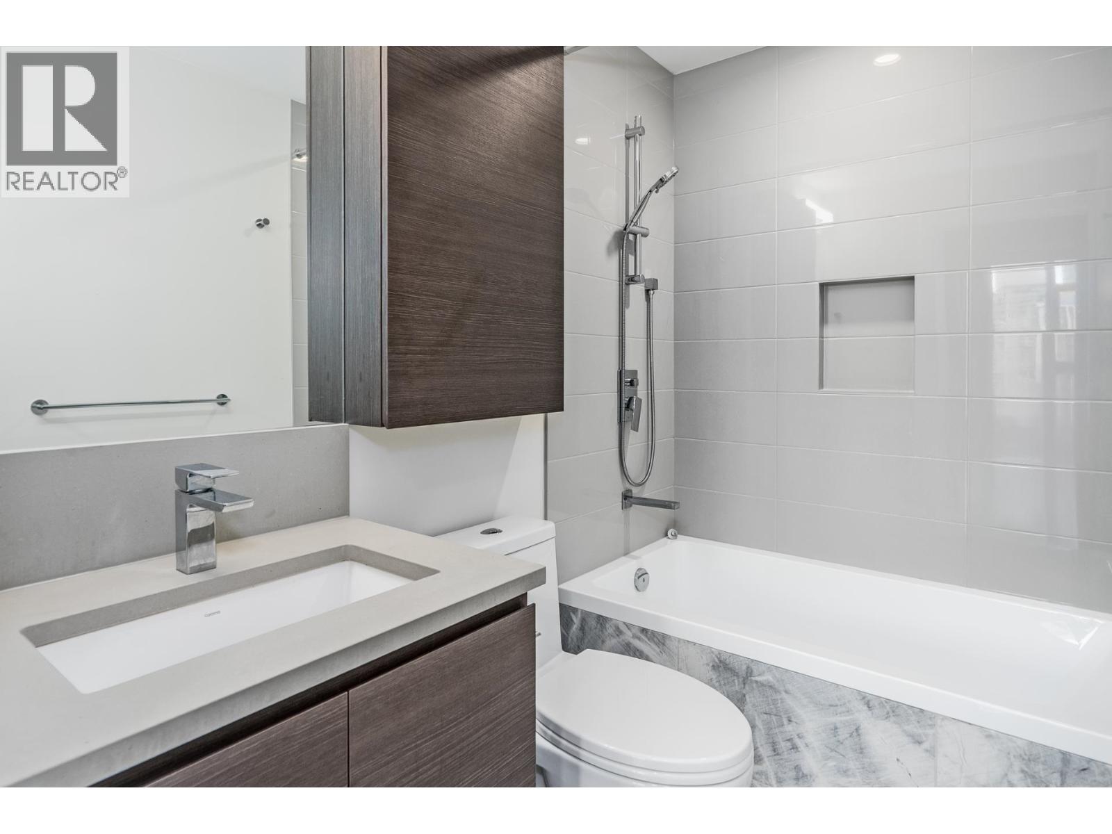 2009 4168 LOUGHEED HIGHWAY, Burnaby