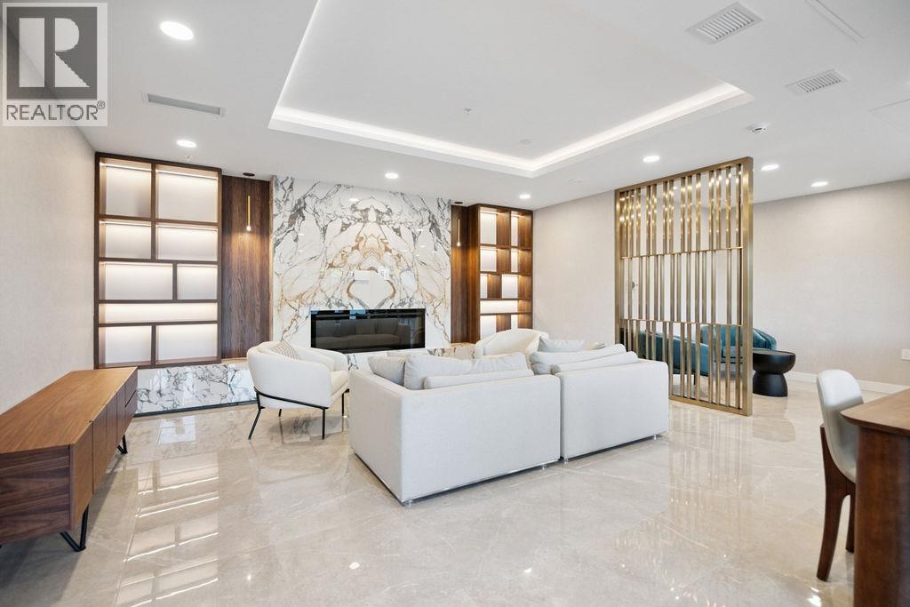 1004 135 E 13TH STREET, North Vancouver