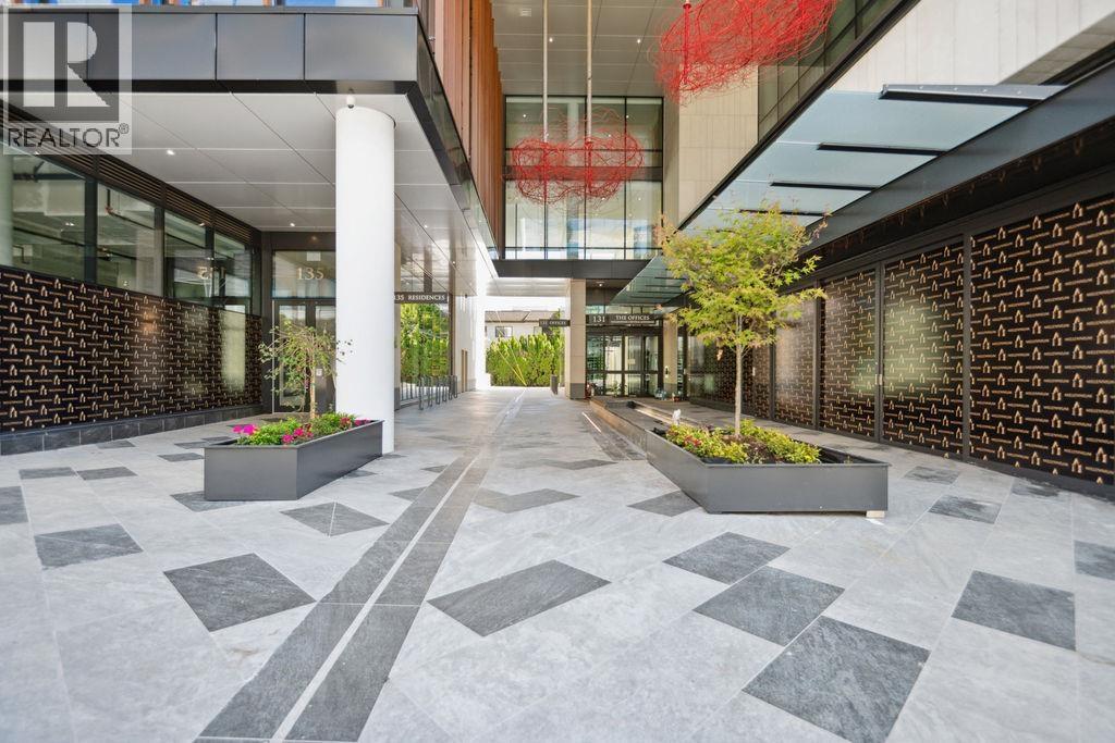 1004 135 E 13TH STREET, North Vancouver