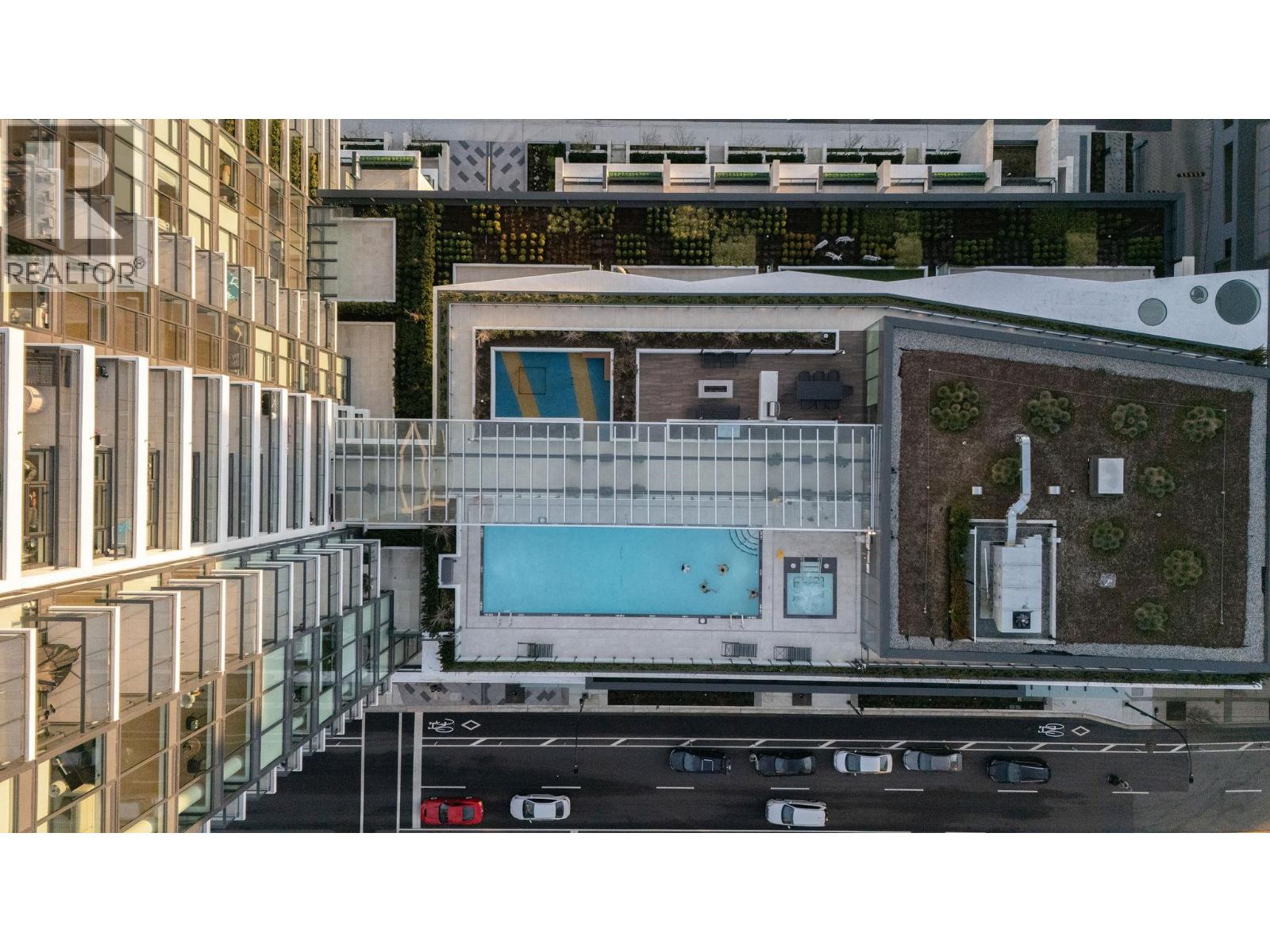 1004 135 E 13TH STREET, North Vancouver