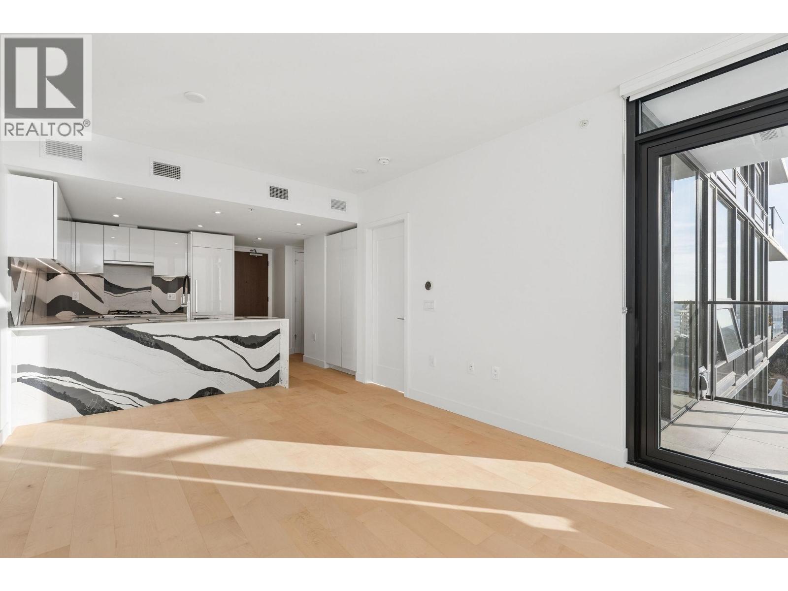 1004 135 E 13TH STREET, North Vancouver