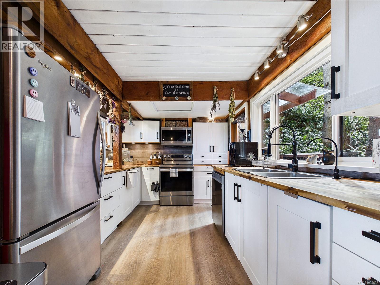 182 Devine Dr, Salt Spring