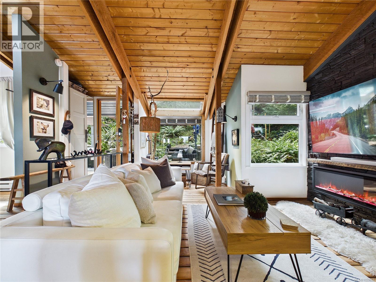 182 Devine Dr, Salt Spring