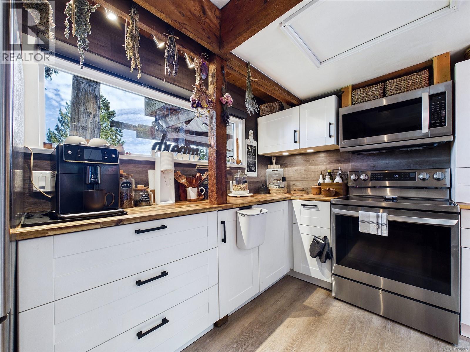 182 Devine Dr, Salt Spring