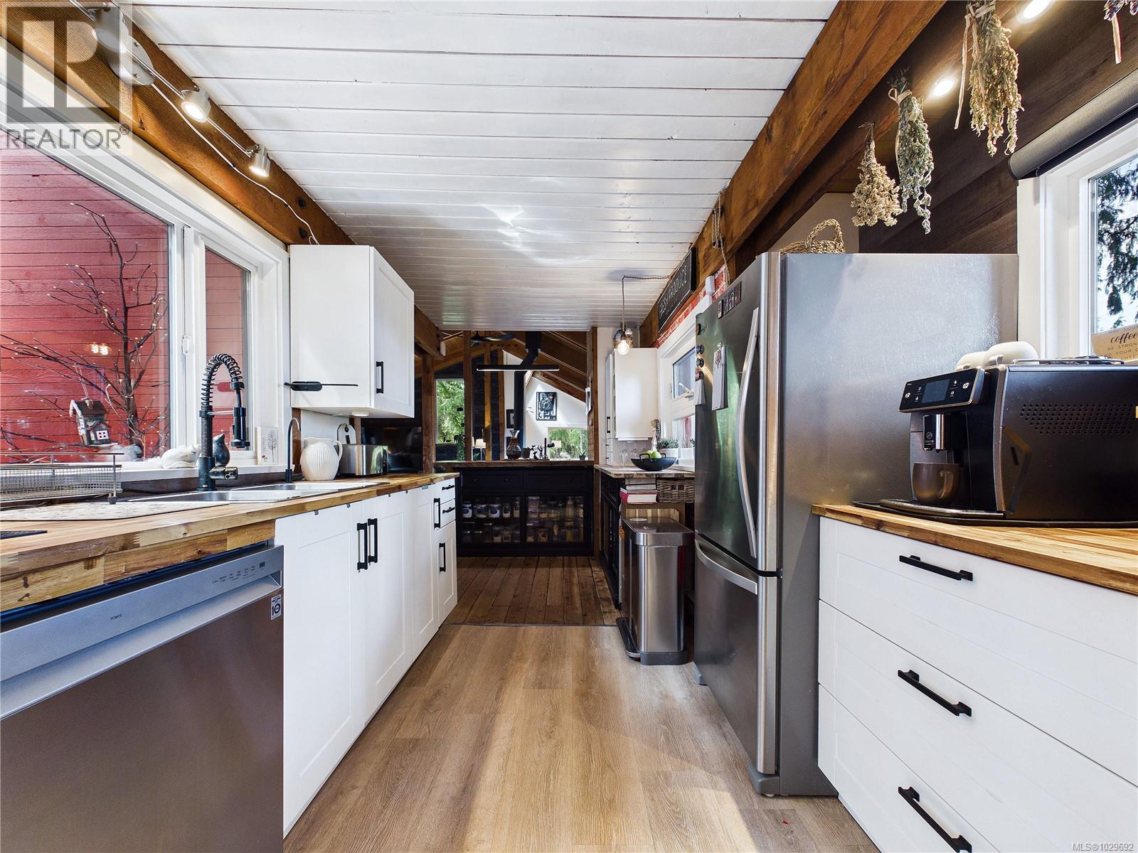 182 Devine Dr, Salt Spring