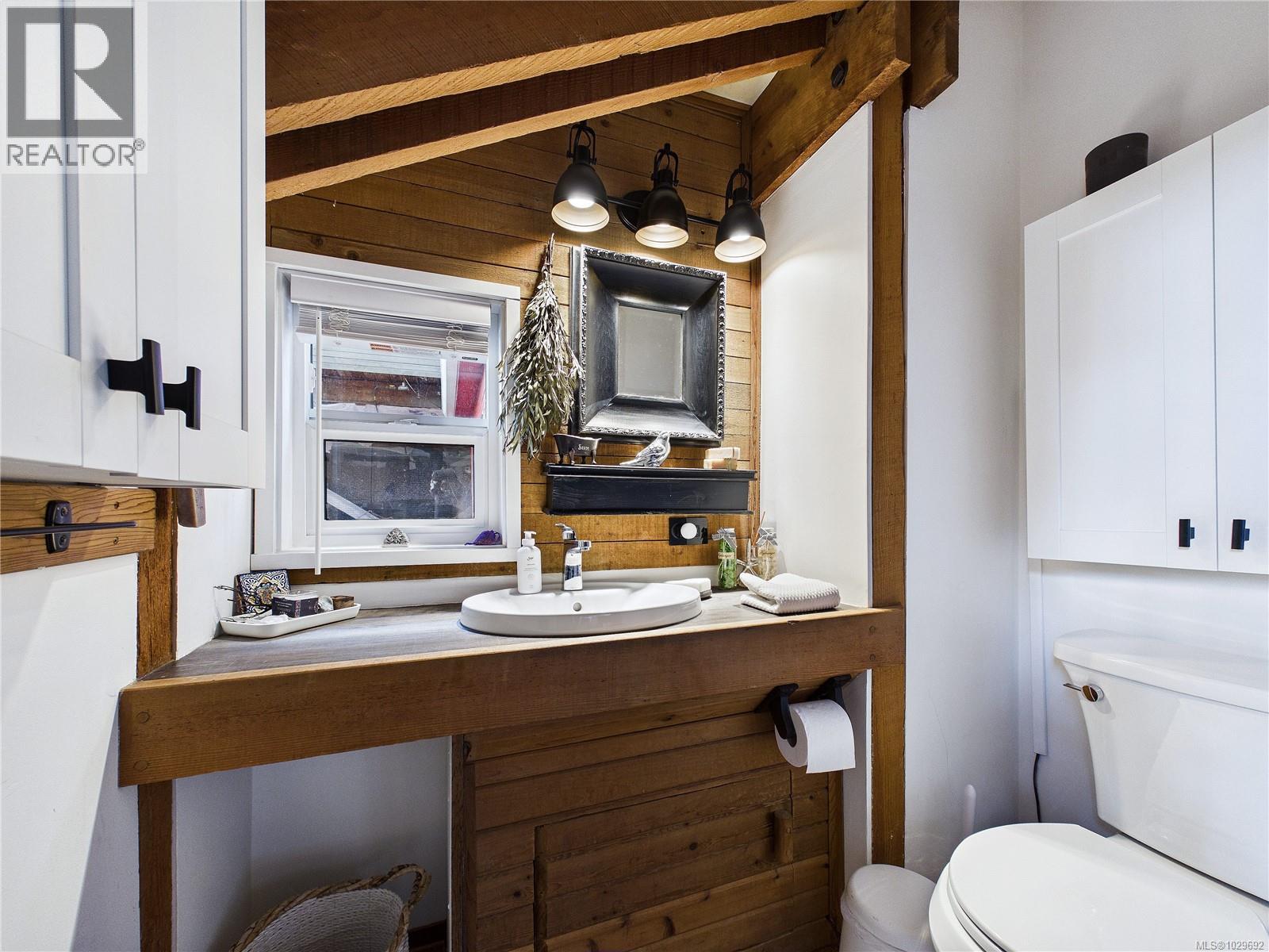 182 Devine Dr, Salt Spring