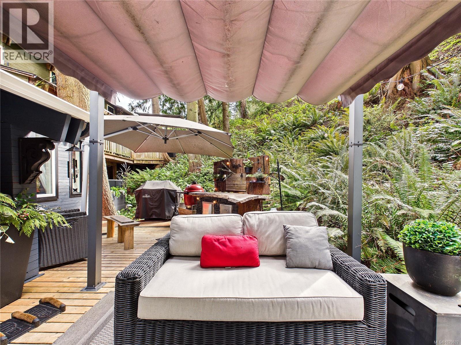 182 Devine Dr, Salt Spring