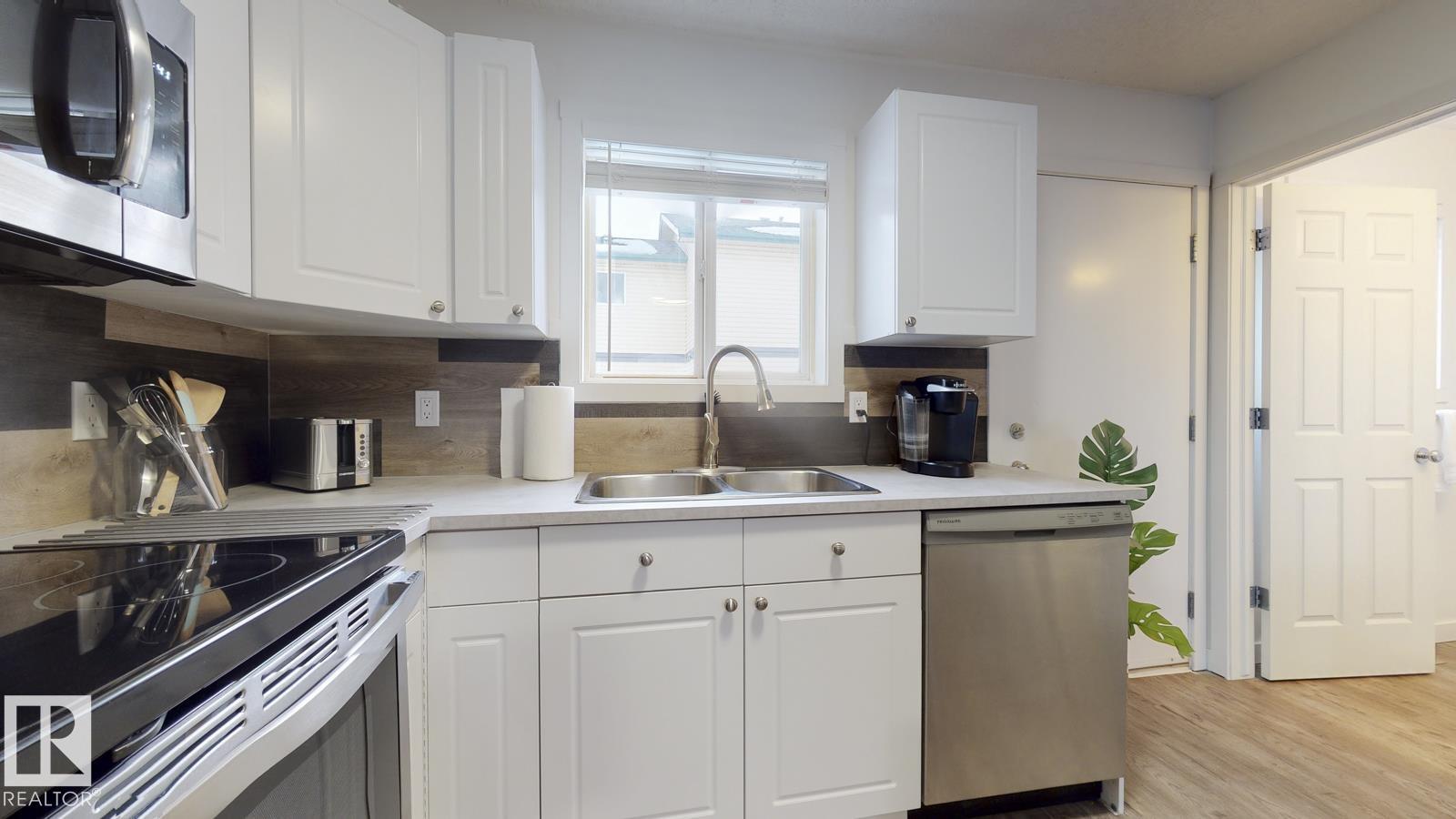 #52 10909 106 ST NW, Edmonton