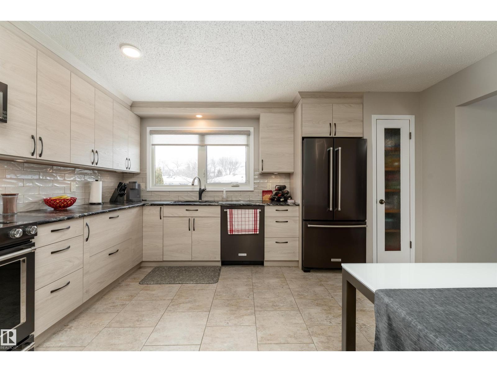 8326 98 AV, Fort Saskatchewan