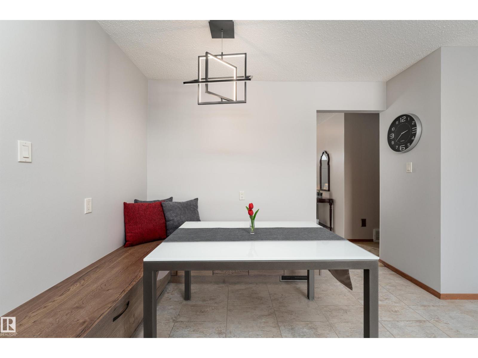 8326 98 AV, Fort Saskatchewan