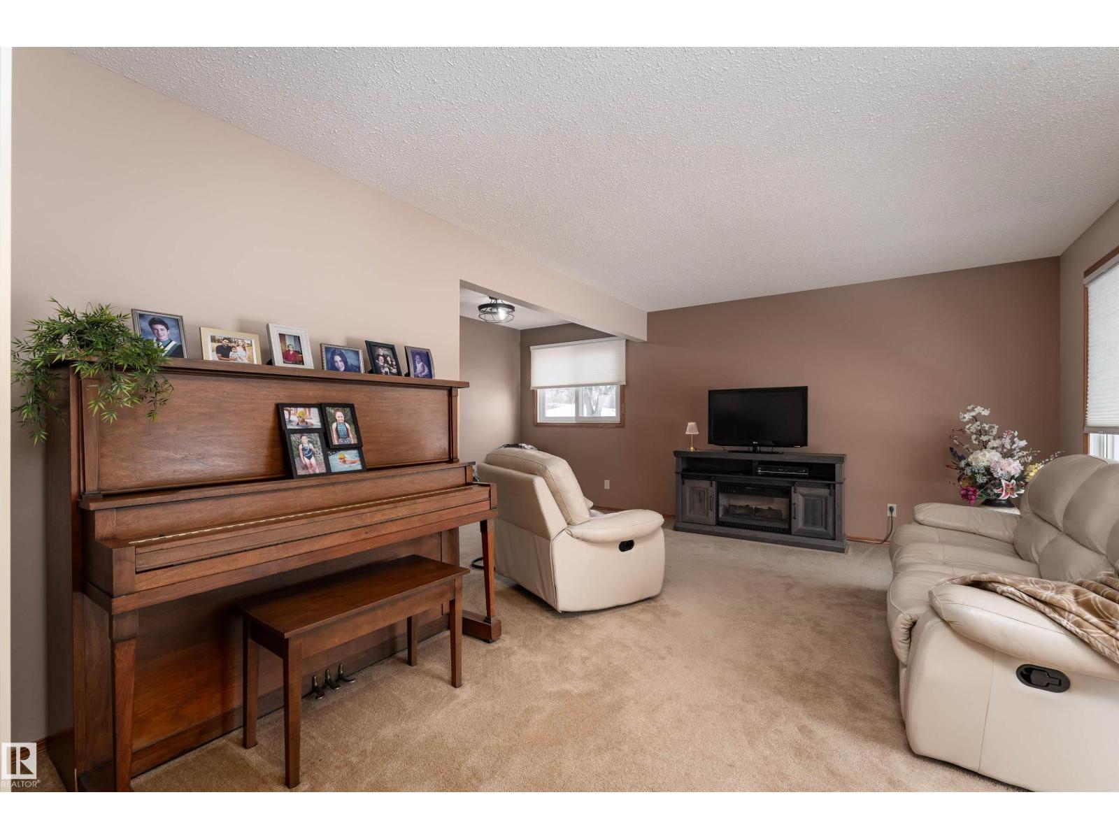 8326 98 AV, Fort Saskatchewan