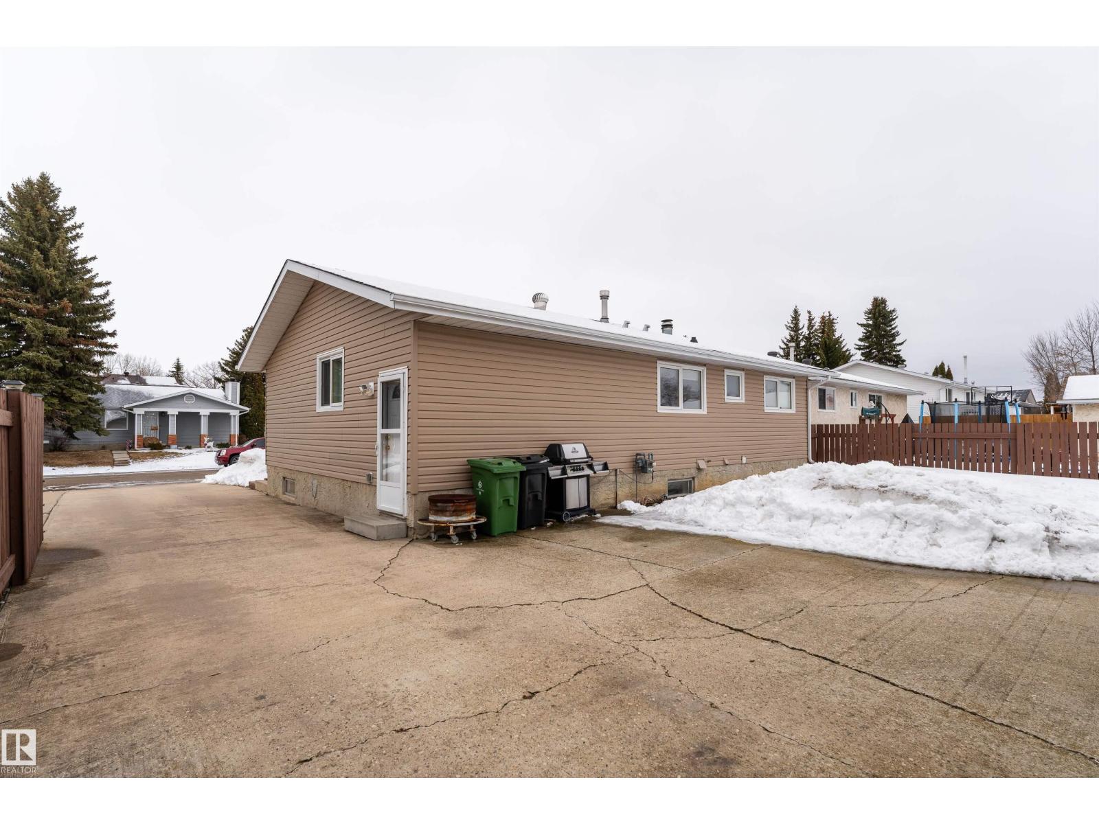 8326 98 AV, Fort Saskatchewan