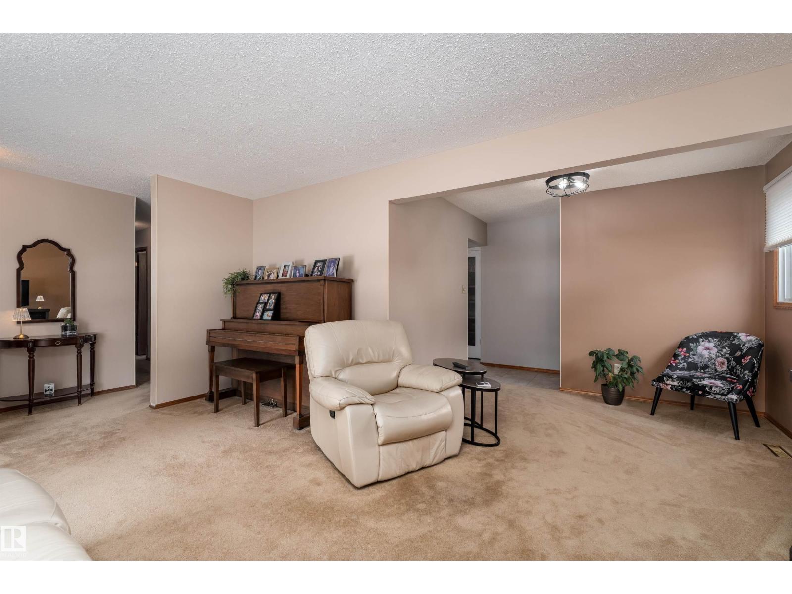 8326 98 AV, Fort Saskatchewan