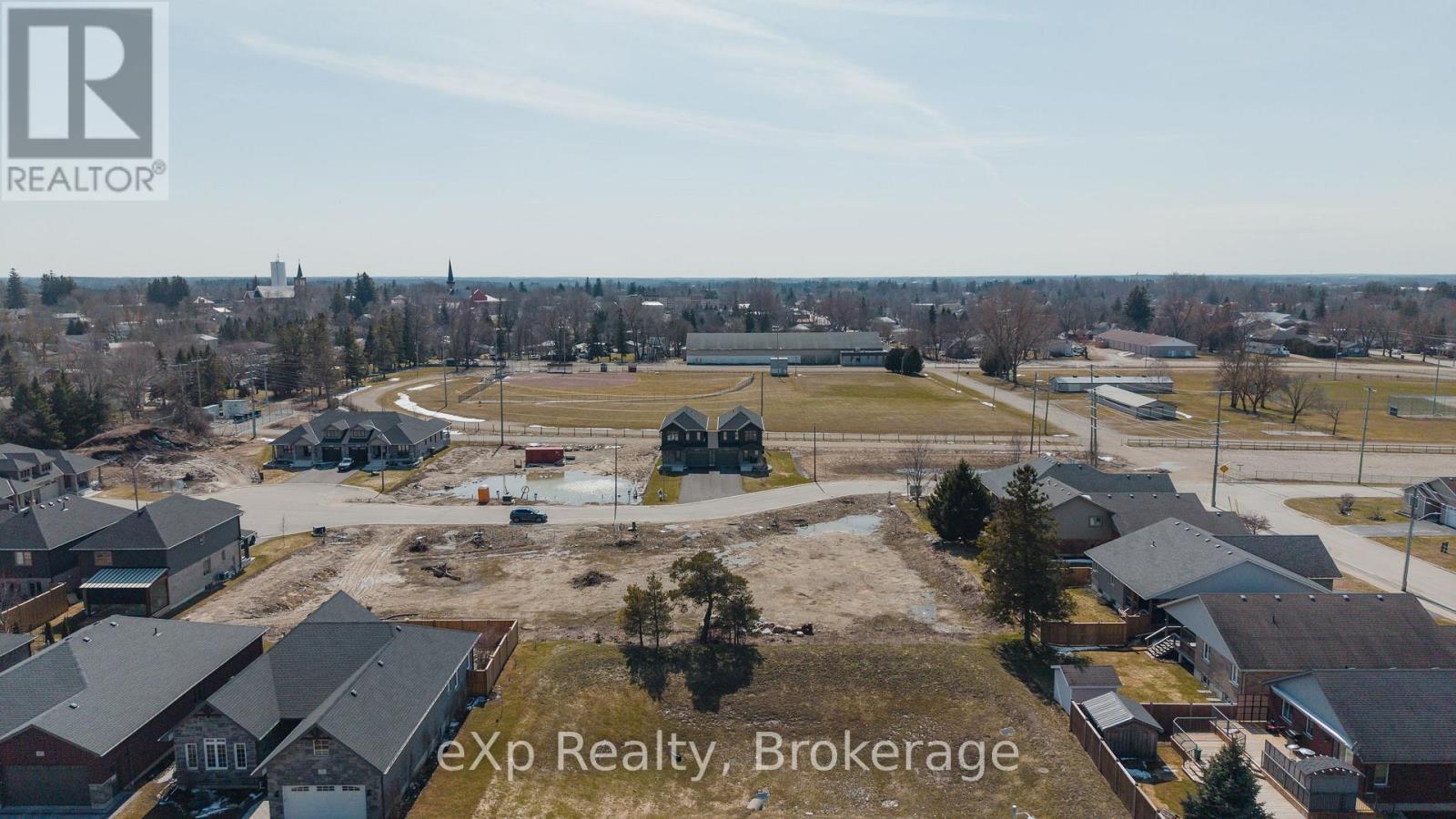 544 NEWFOUNDLAND STREET — photo 37