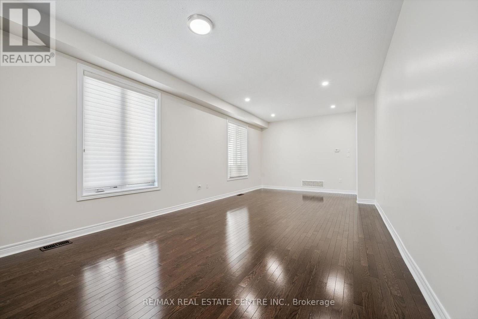 37 ZANETTA CRESCENT - 4