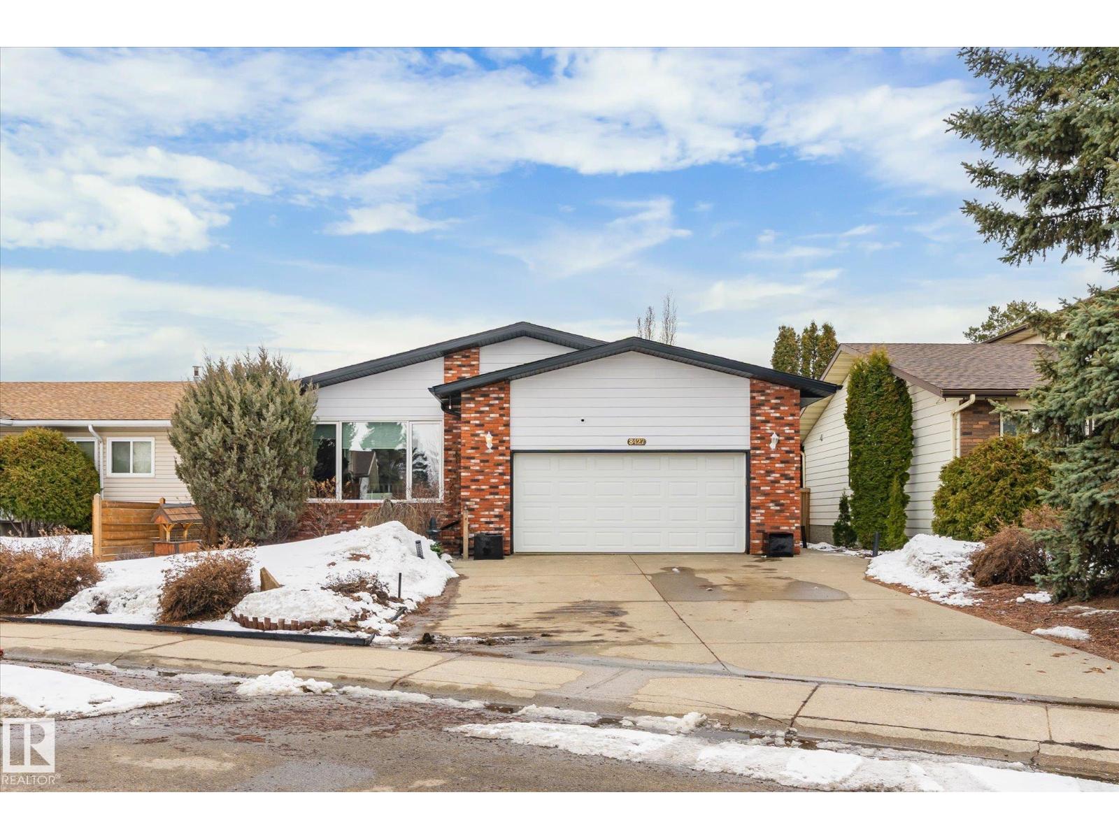 8427 152B AV NW, Edmonton