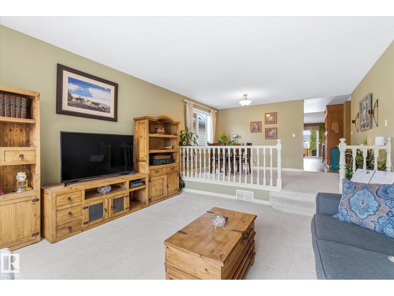 8427 152B AV NW, Edmonton