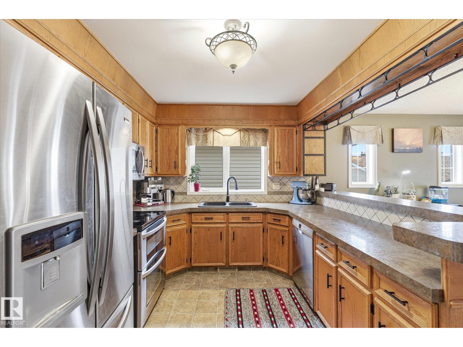 8427 152B AV NW, Edmonton