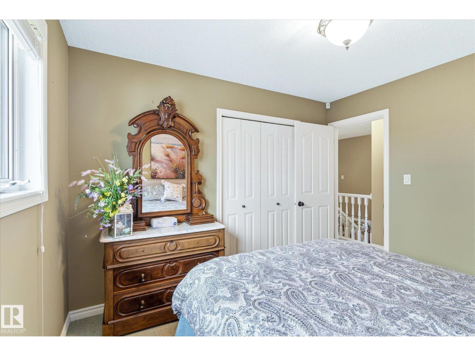 8427 152B AV NW, Edmonton