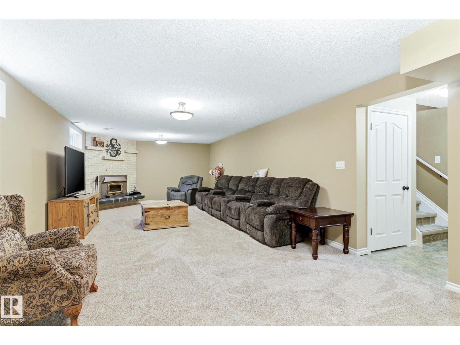 8427 152B AV NW, Edmonton