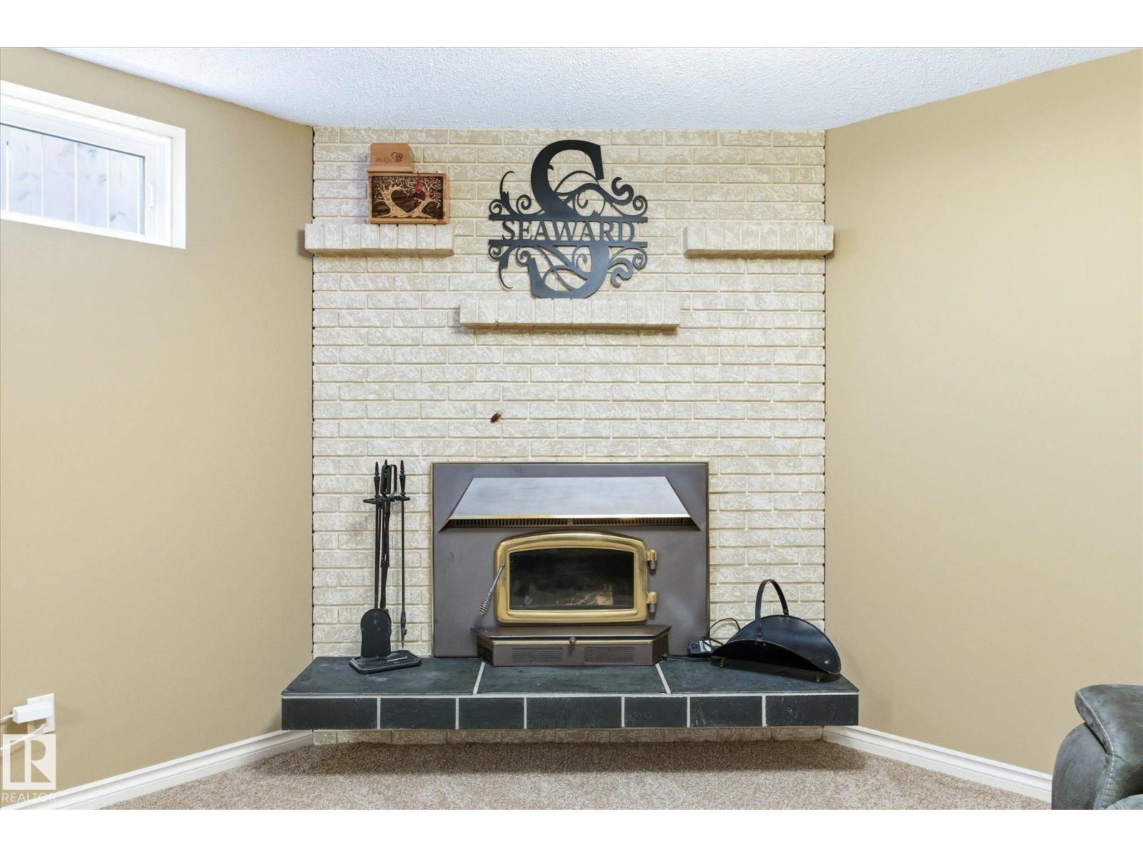 8427 152B AV NW, Edmonton