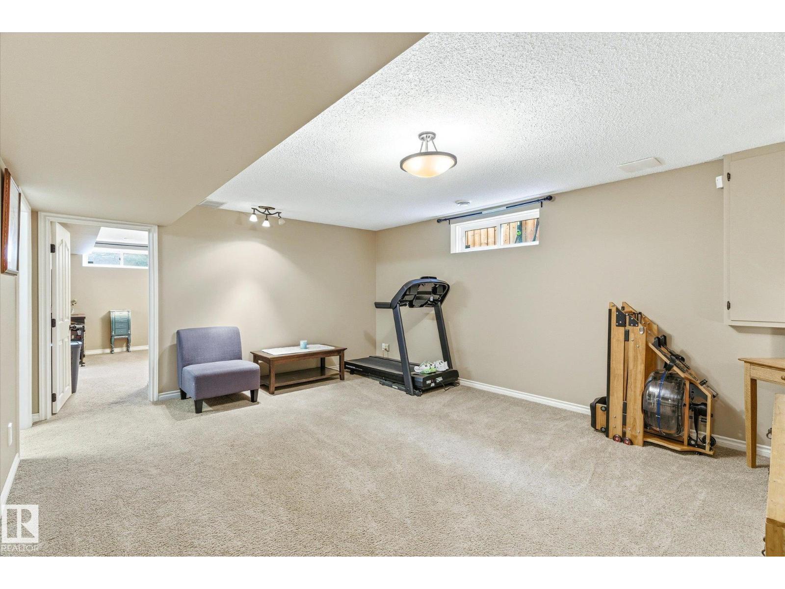 8427 152B AV NW, Edmonton