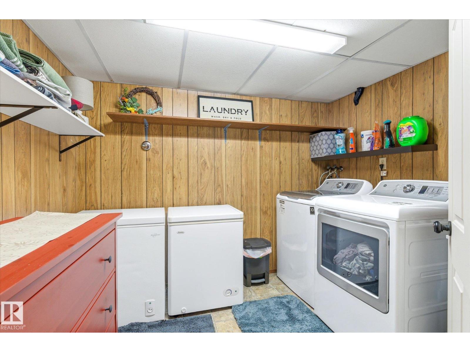 8427 152B AV NW, Edmonton