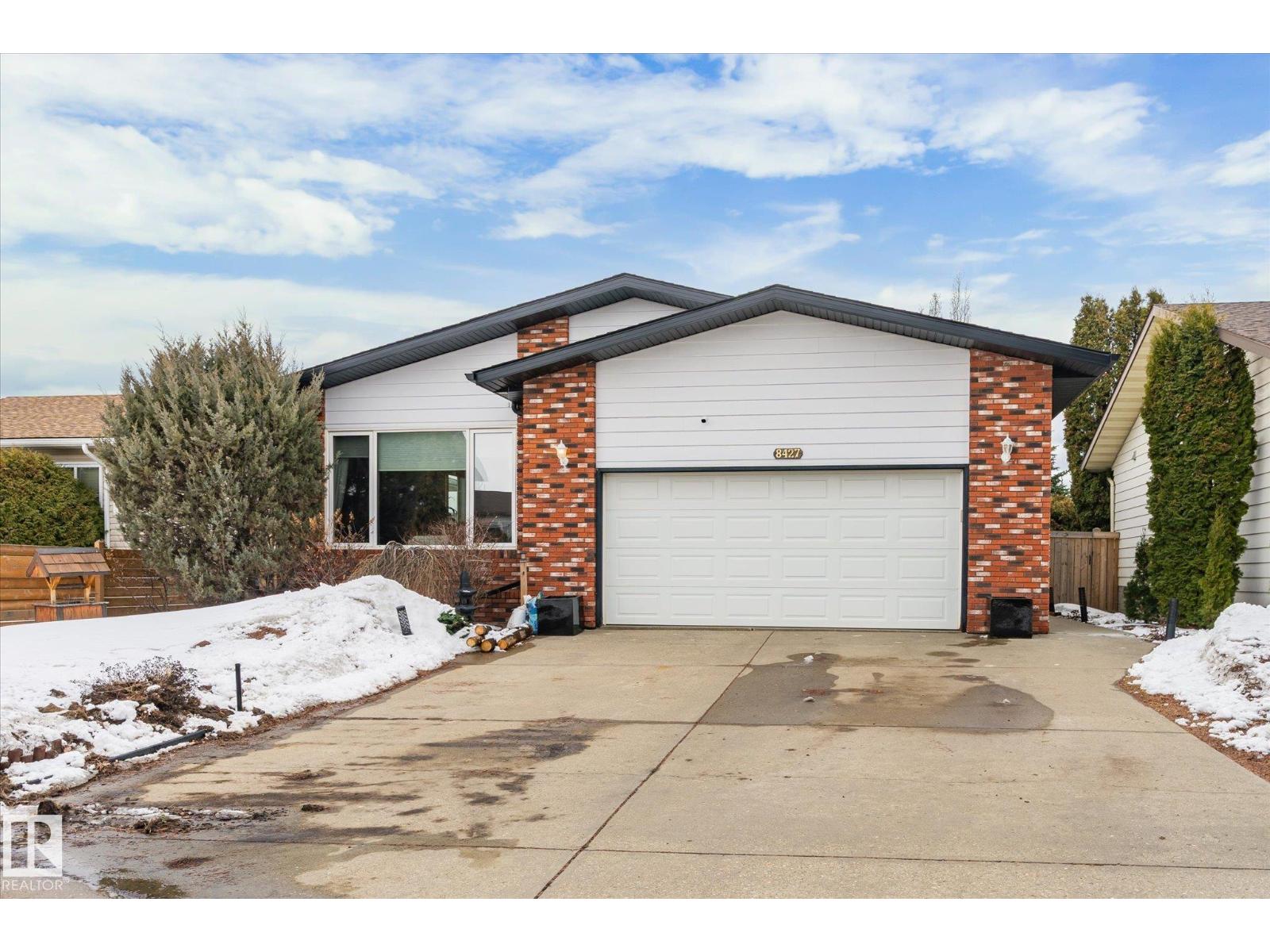 8427 152B AV NW, Edmonton