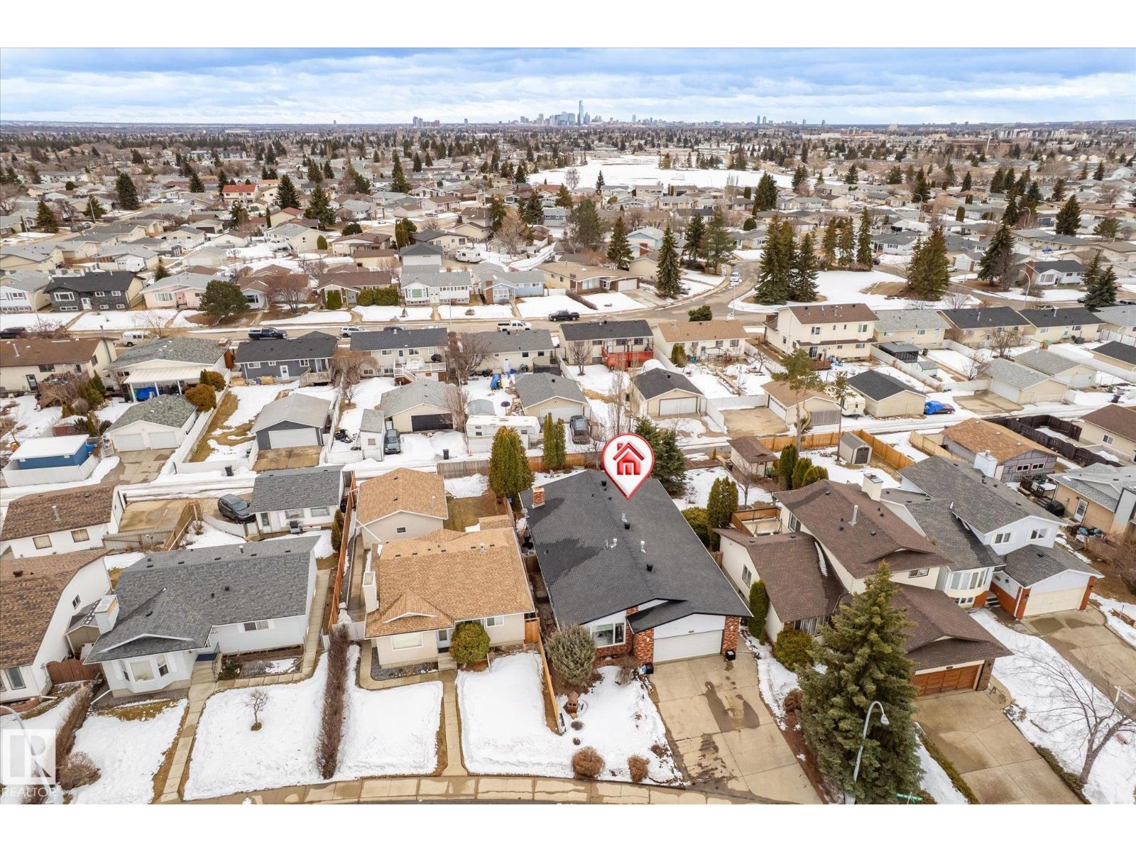 8427 152B AV NW, Edmonton