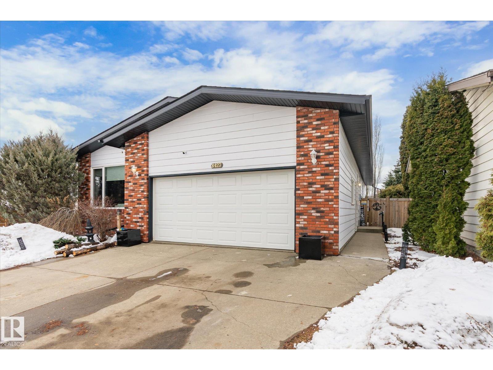 8427 152B AV NW, Edmonton