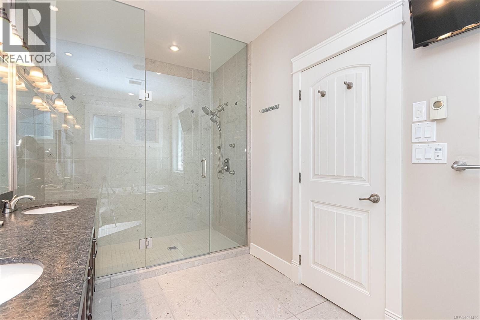 1143 Natures Gate, Langford