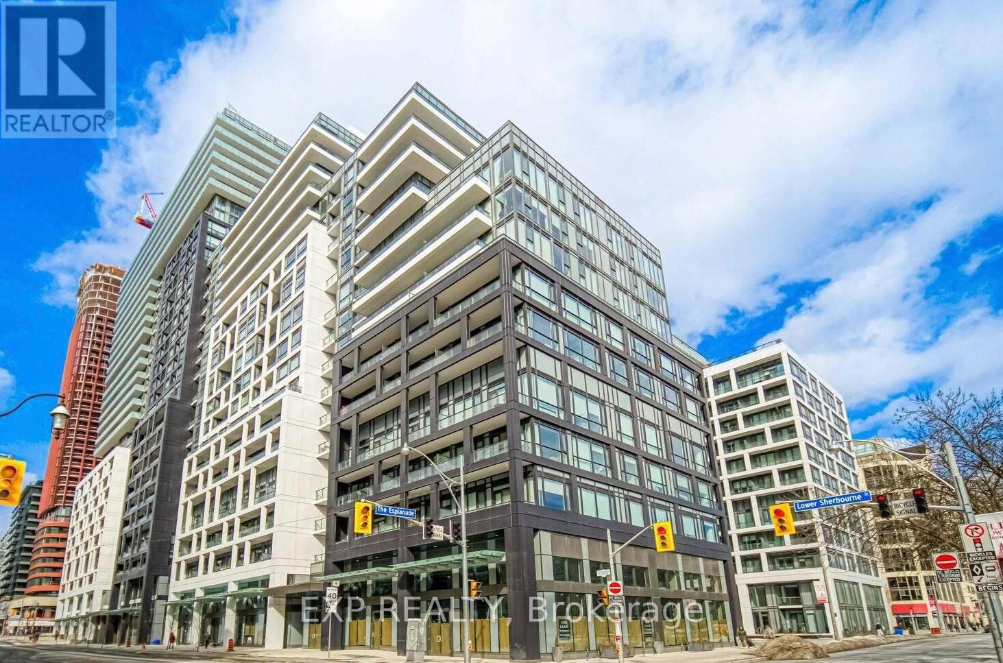 2032 - 135 LOWER SHERBOURNE STREET