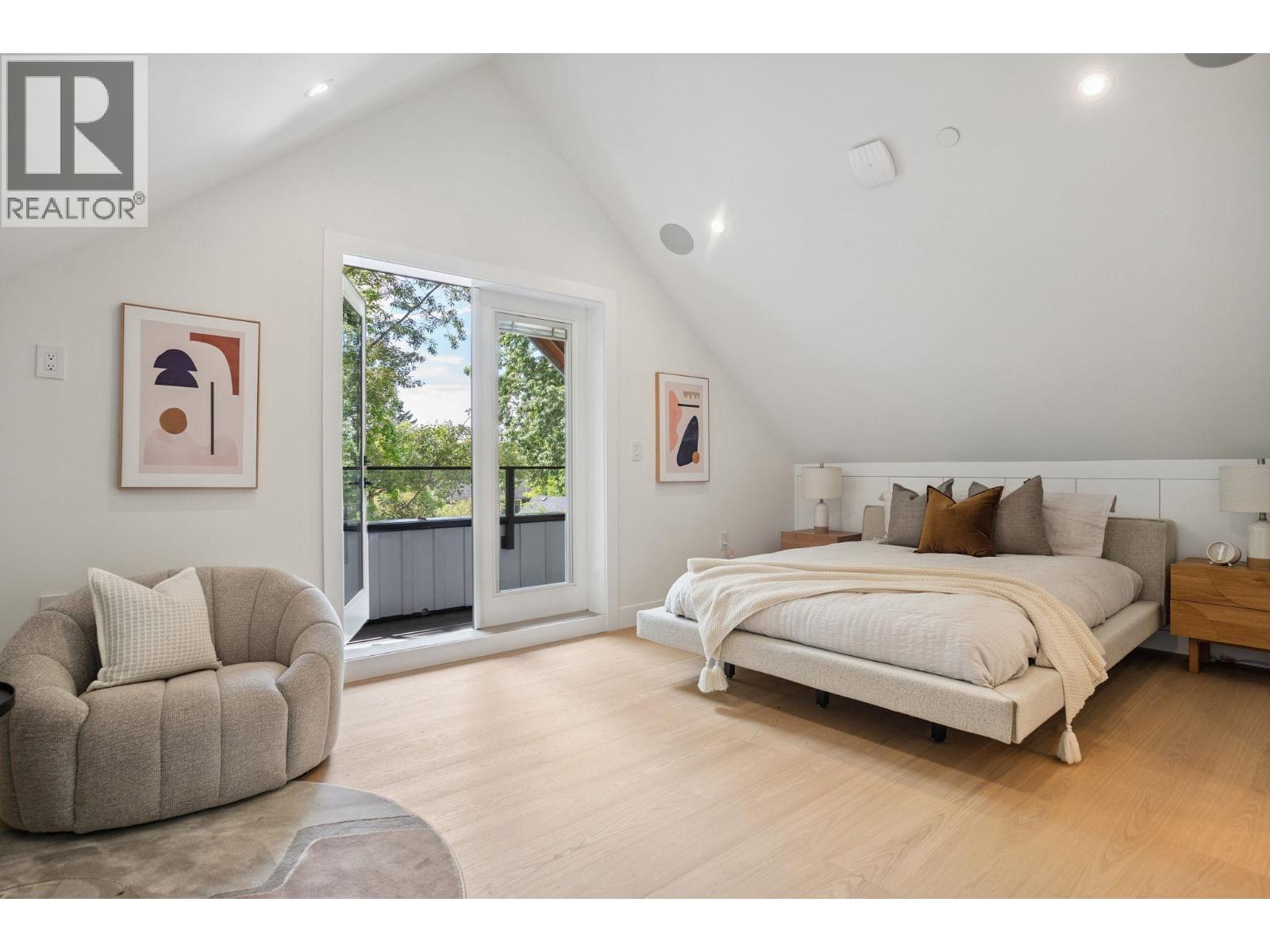 2307 E 3RD AVENUE, Vancouver