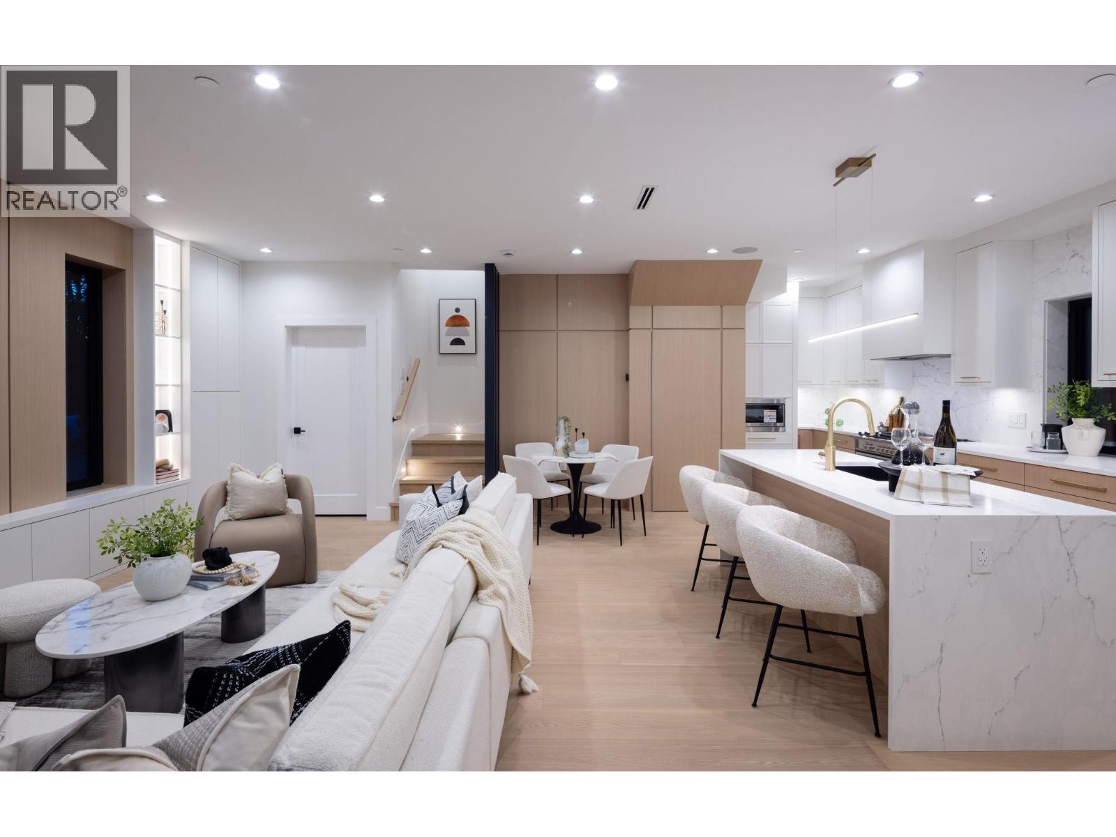 2307 E 3RD AVENUE, Vancouver