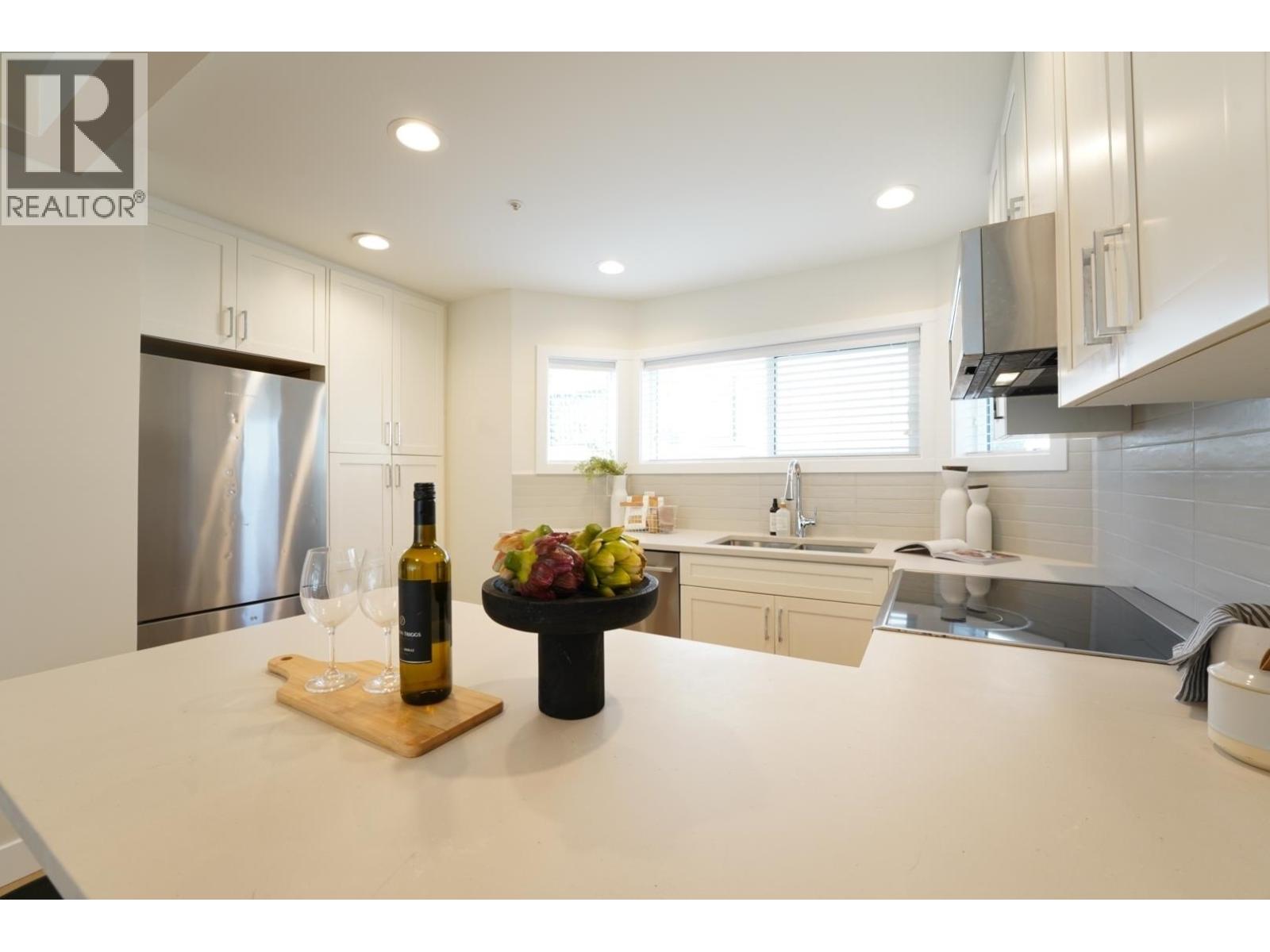 331 GARDEN DRIVE, Vancouver