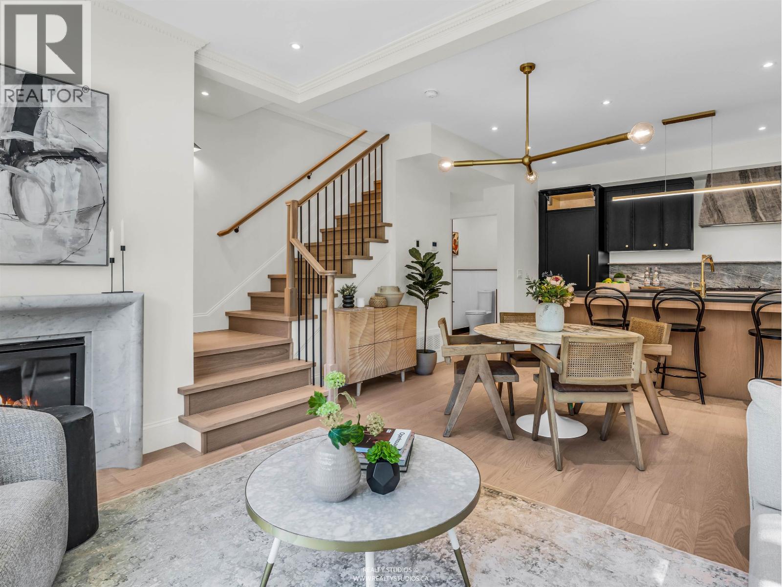 3 4088 MAPLE CRESCENT, Vancouver