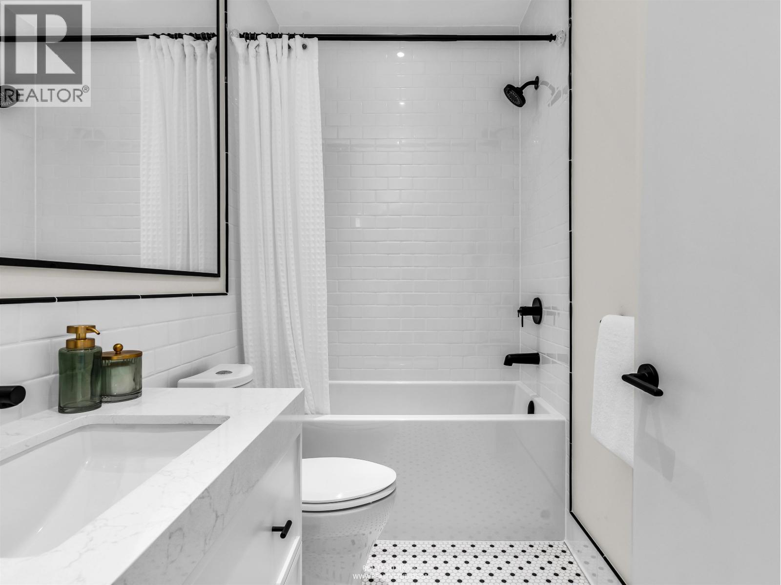 3 4088 MAPLE CRESCENT, Vancouver