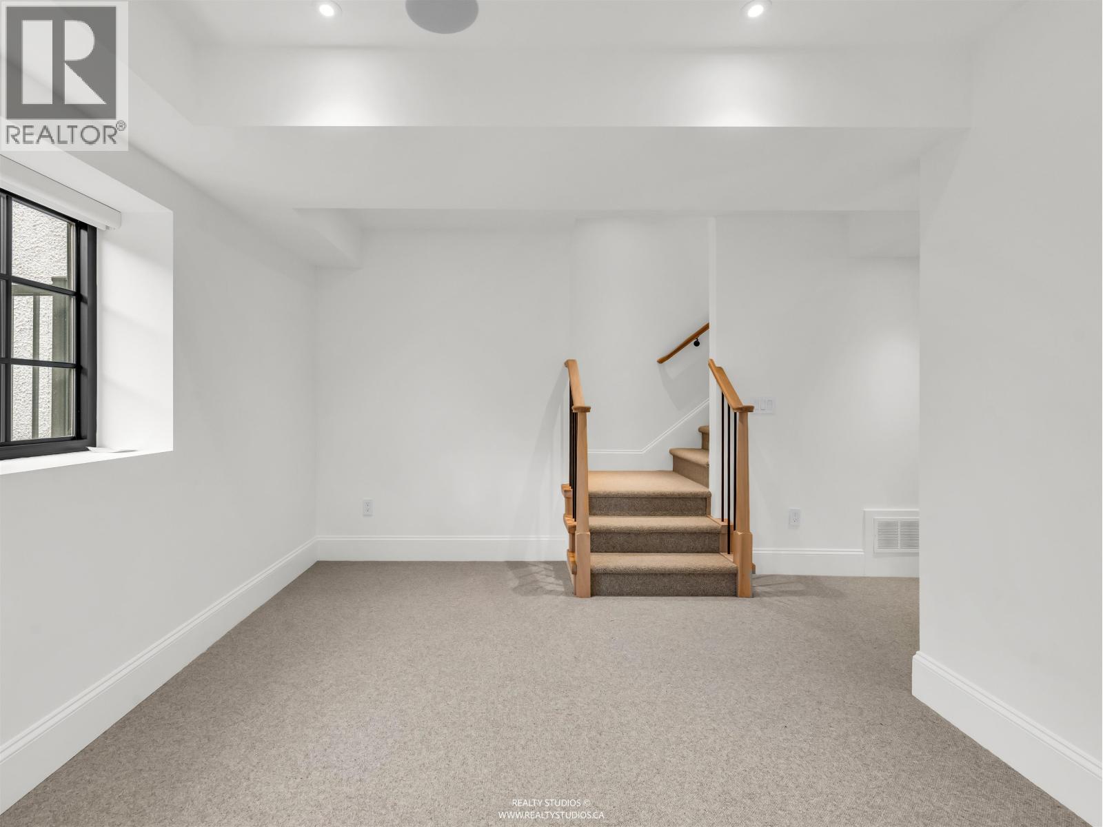 3 4088 MAPLE CRESCENT, Vancouver