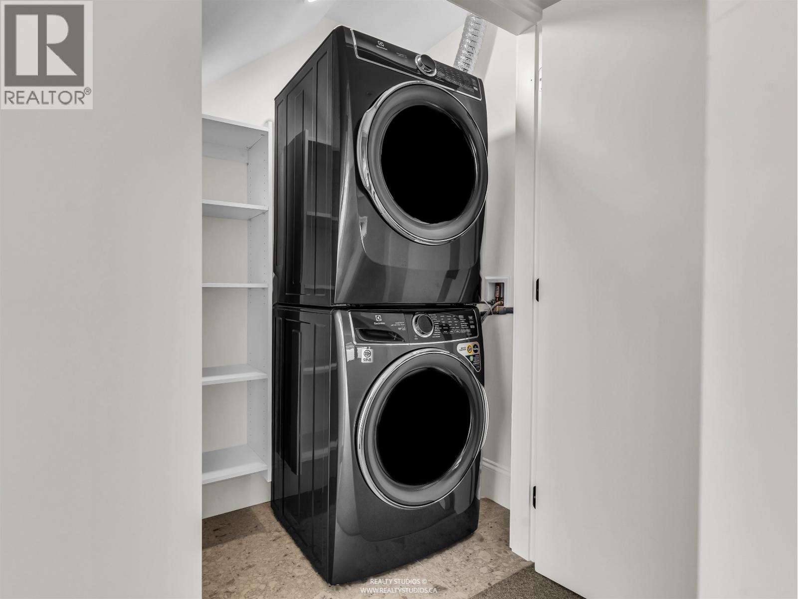 3 4088 MAPLE CRESCENT, Vancouver