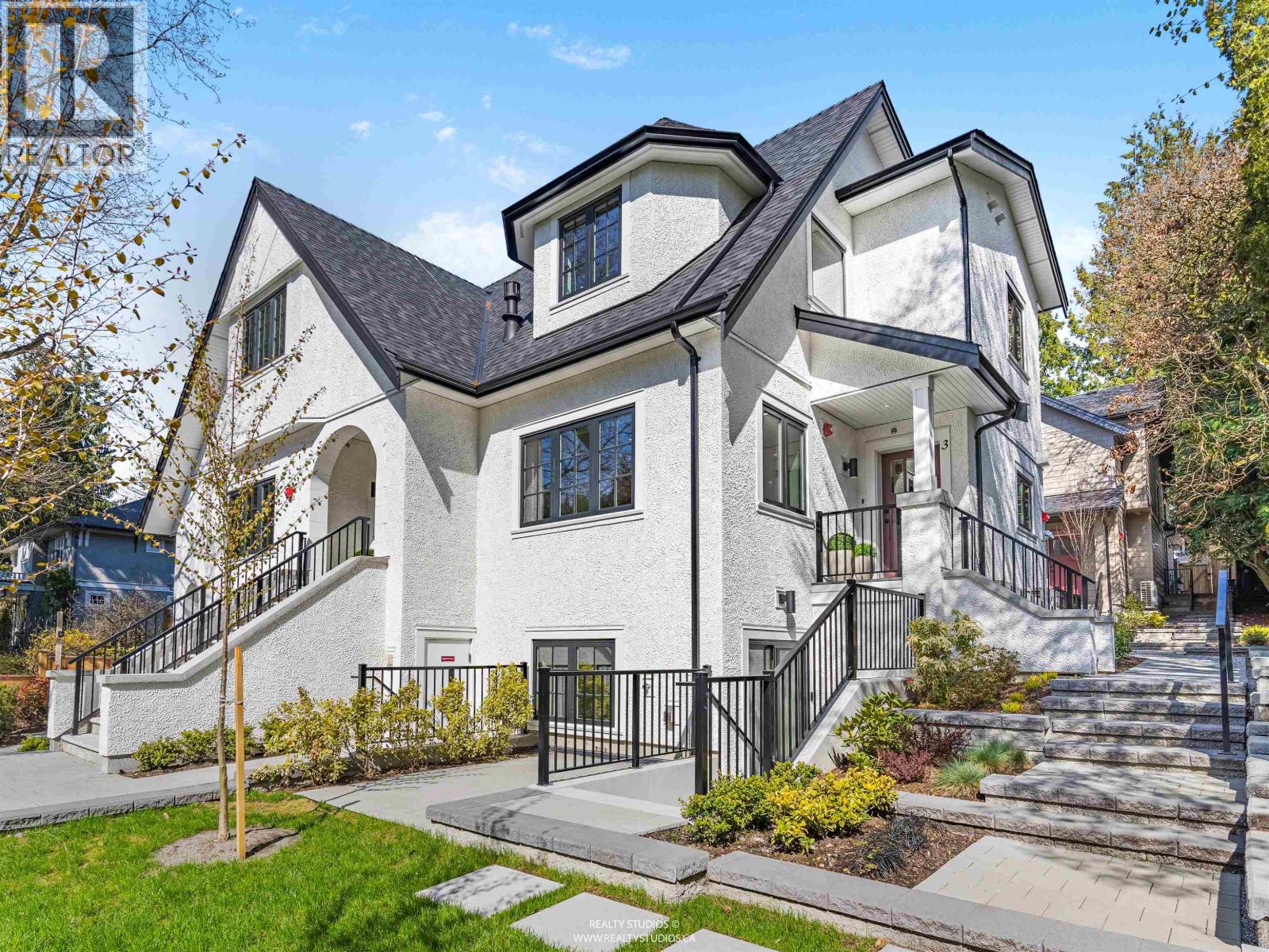3 4088 MAPLE CRESCENT, Vancouver